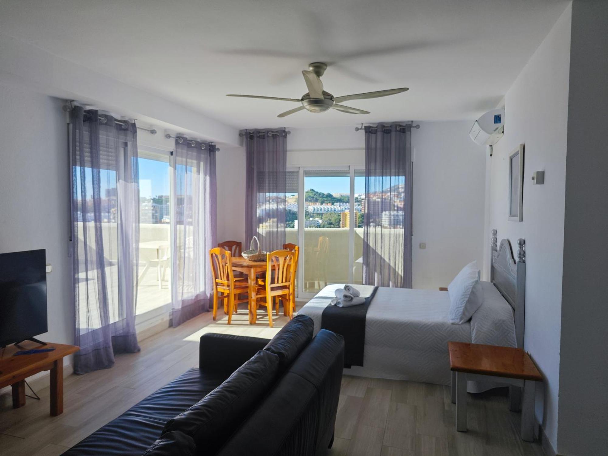 El Estudio De La Playa Benalbeach Vistas Al Mar Benalmádena Dış mekan fotoğraf