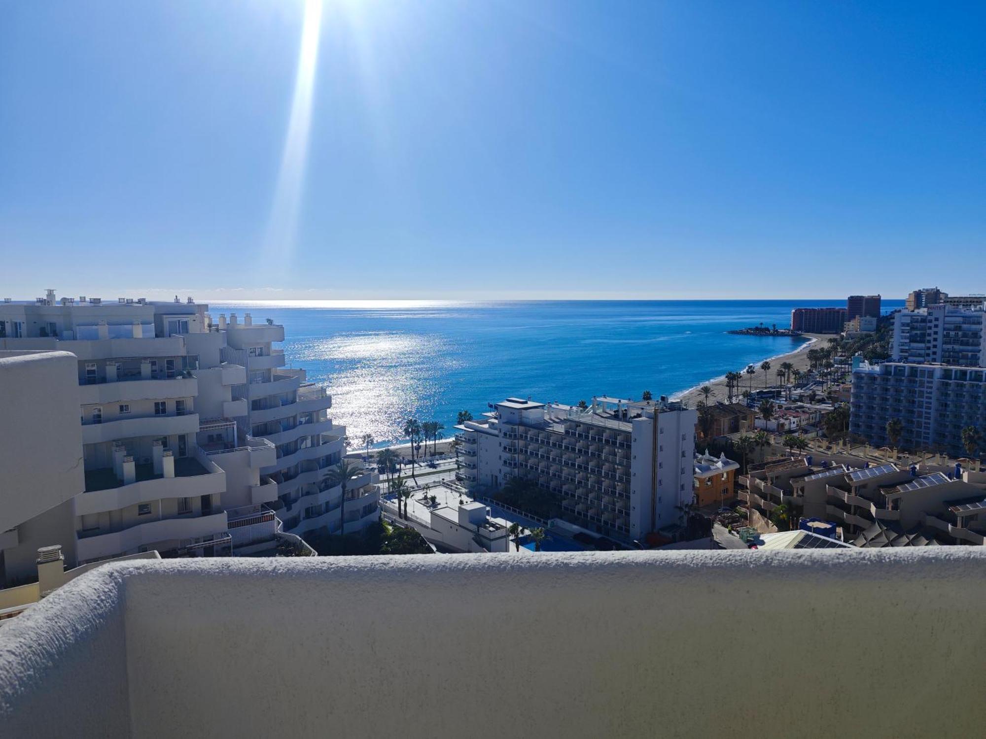 El Estudio De La Playa Benalbeach Vistas Al Mar Benalmádena Dış mekan fotoğraf